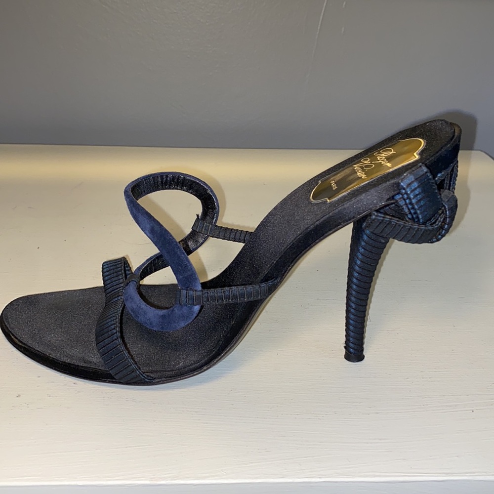 Roger Vivier made in Italy blue/black suede and satin heel with bow detail.